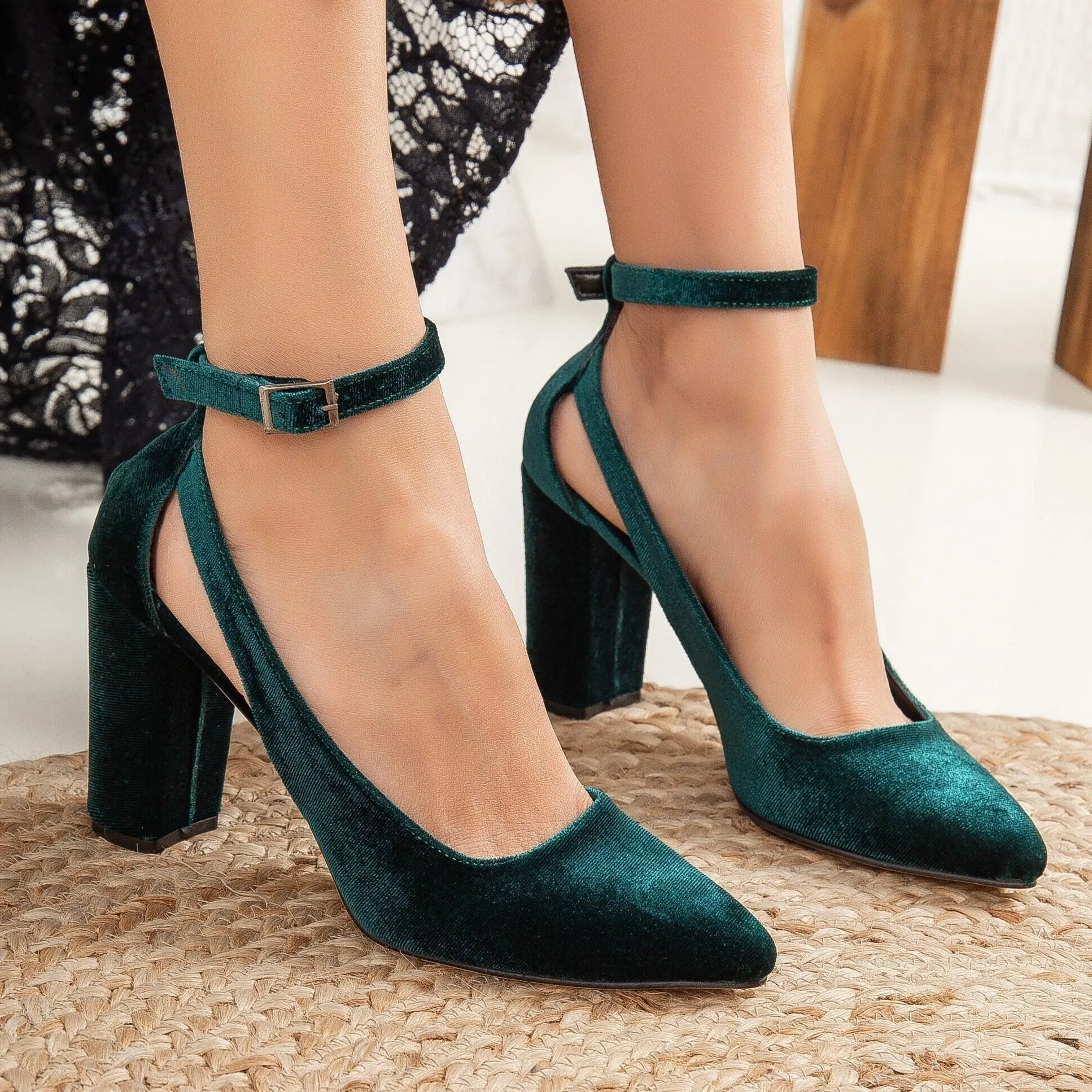 Coralie - Green Velvet Shoes with Ribbon