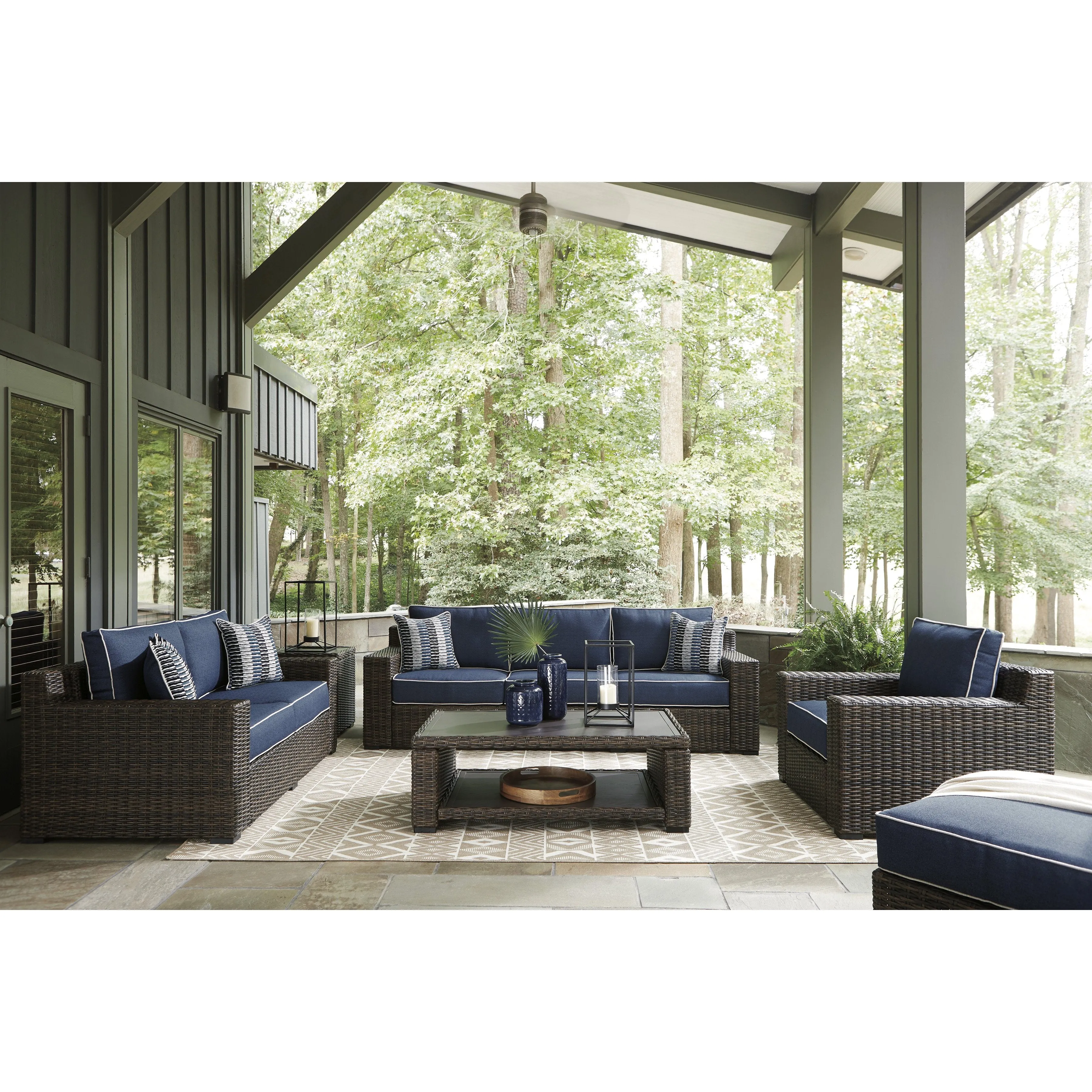 Sag Harbor Outdoor 98" Sofa