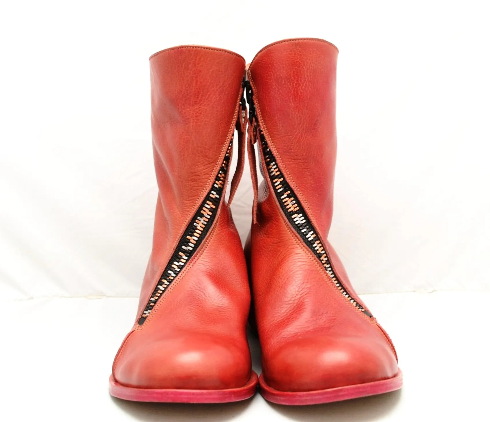 Spiral zip back boot | crimson cordovan